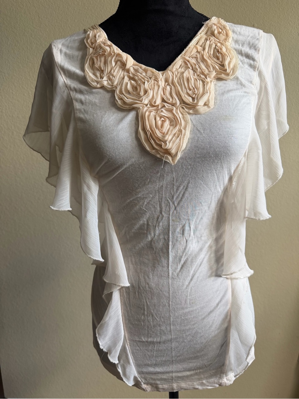 Kische Cream Floral Rosette Flutter Sleeve Blouse